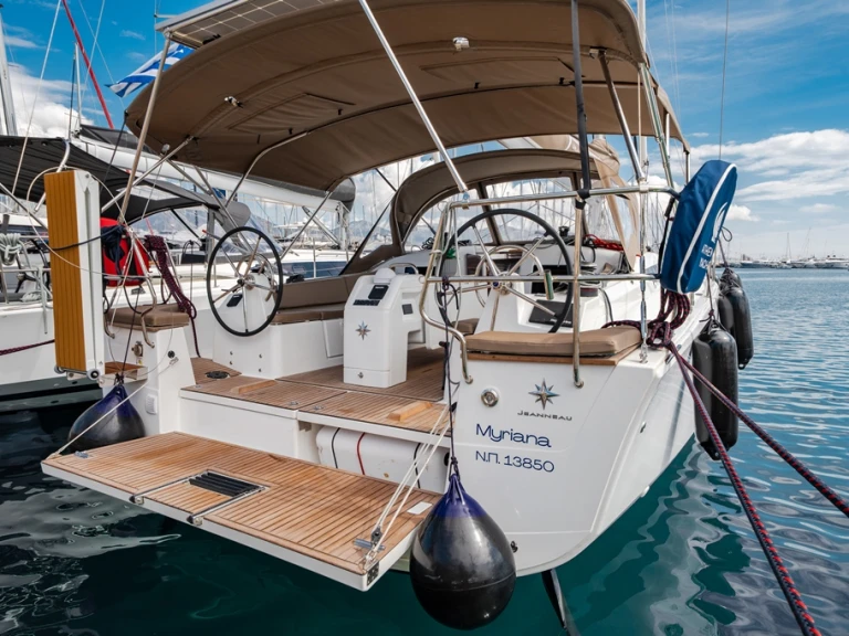 Sailboat hire in Piso Livadi - Jeanneau Sun Odyssey 415