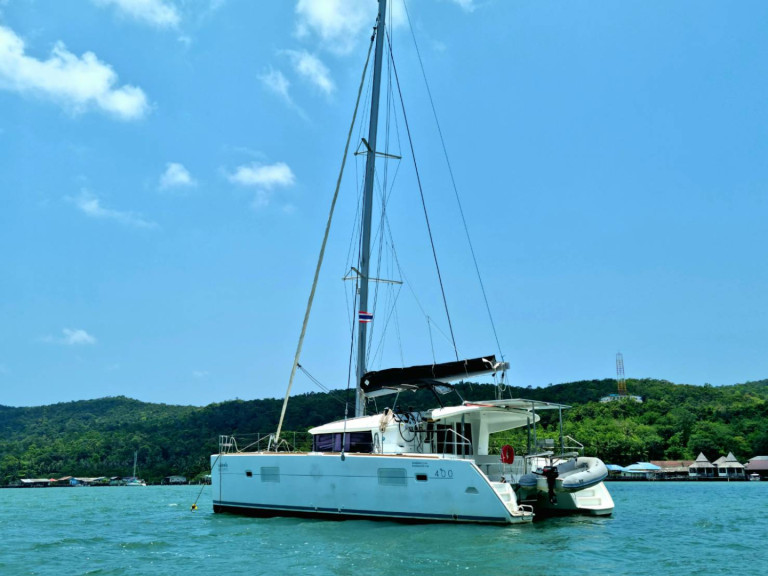 Hire a Lagoon Lagoon 400 S2 Mai Khao