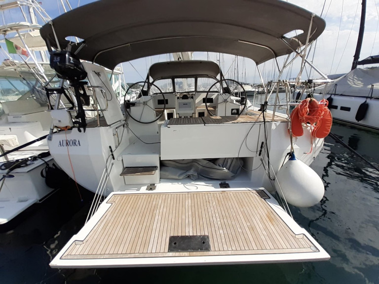 Sailboat to hire Punta Ala at the best price