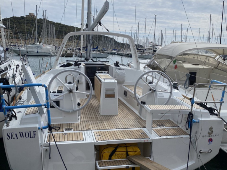 Hire Sailboat Bénéteau with a boat licence