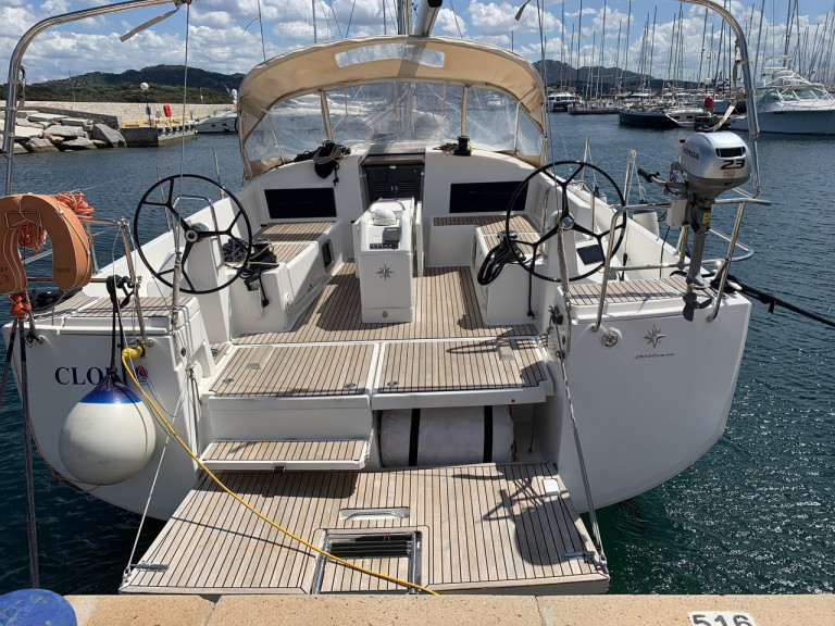 Hire Sailboat with or without skipper Jeanneau Portisco