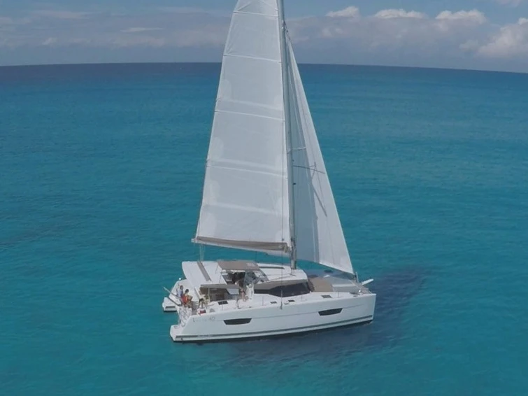 Yacht hire Rostock cheap Isla 40