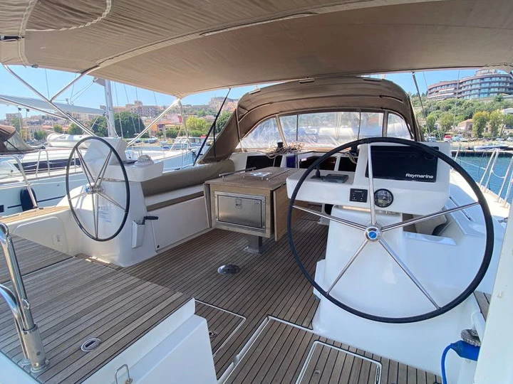 Sailboat hire in Milazzo - Dufour Dufour 520 Grand Large