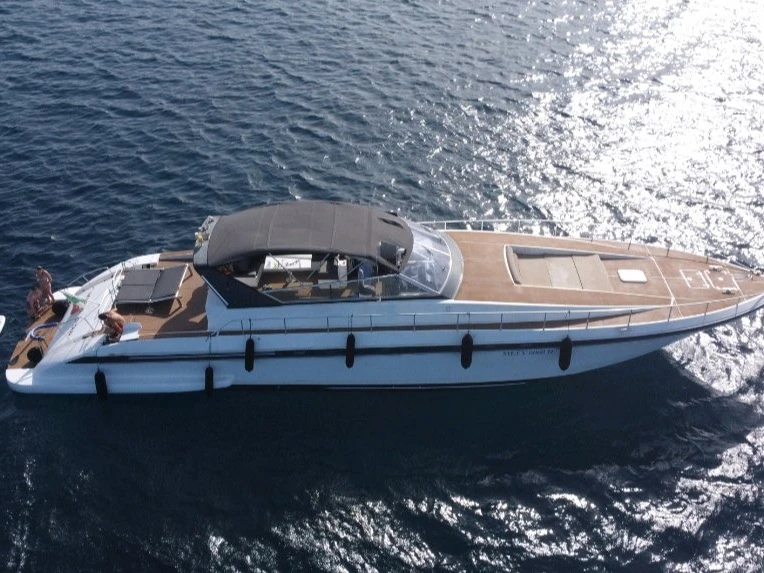 Luxury Yacht to hire Milazzo at the best price