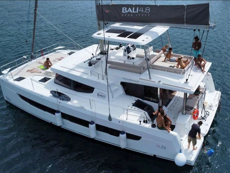 Catamaran to hire Vibo Marina at the best price