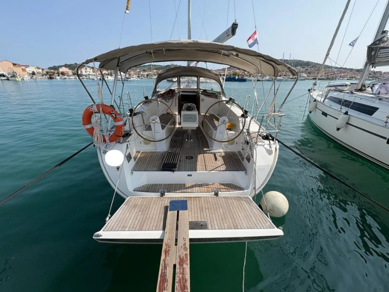 Charter a Bavaria Cruiser 41 in Palma de Mallorca on Samboat