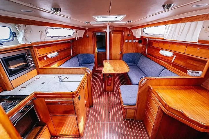 Hire Sailboat with or without skipper Bavaria Betina