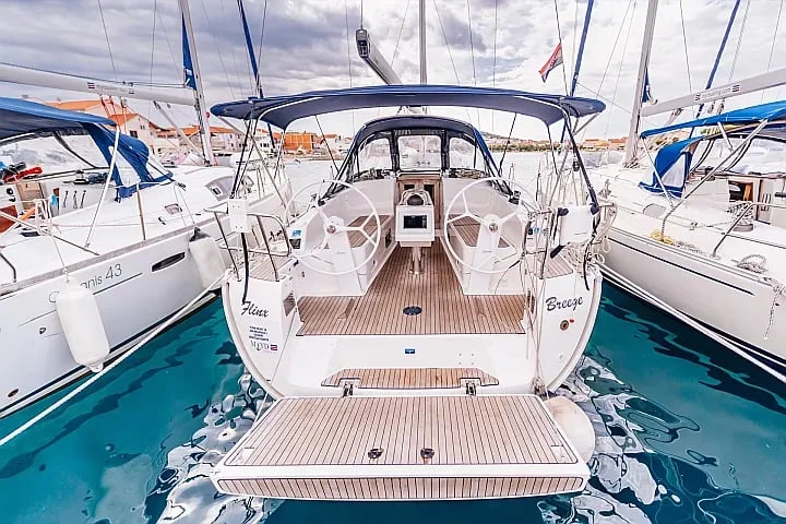 Hire a Bavaria Cruiser 37 Betina