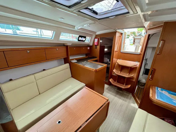 Sailboat to hire Punat at the best price