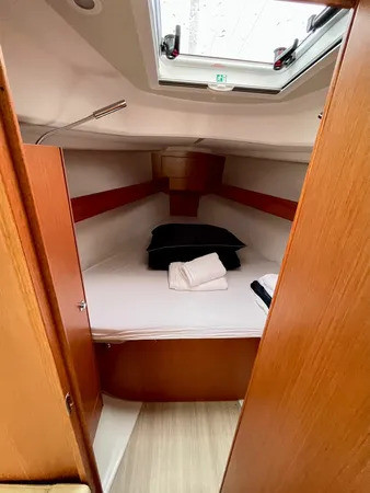 Yacht charter Punat - Bavaria Cruiser 34 on SamBoat