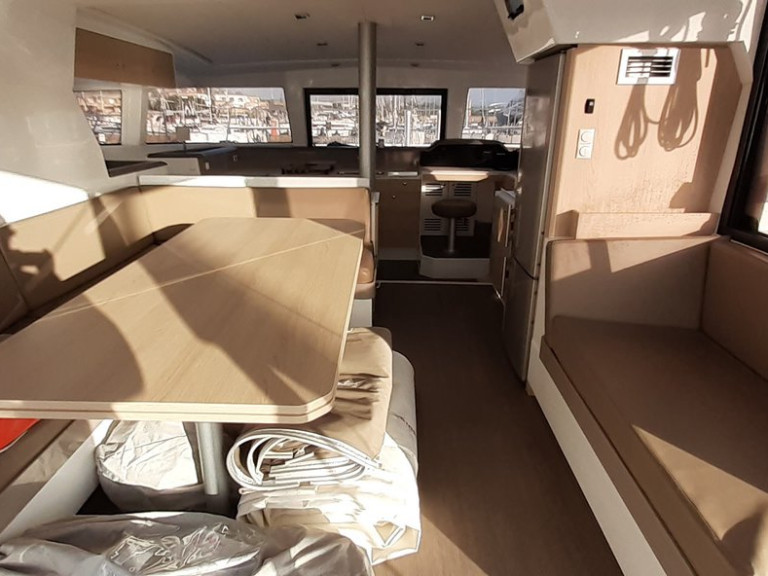 Charter a Bali Bali 4.1 in Portisco on Samboat