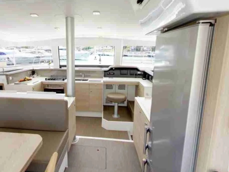 Yacht charter Agropoli - Bali Bali 4.1 on SamBoat