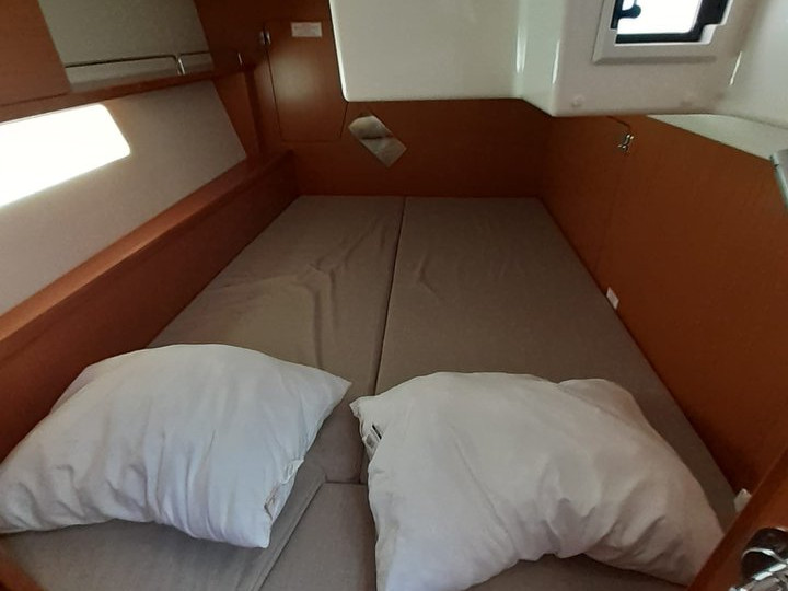 Hire a Bavaria Bavaria C45 Punta Ala