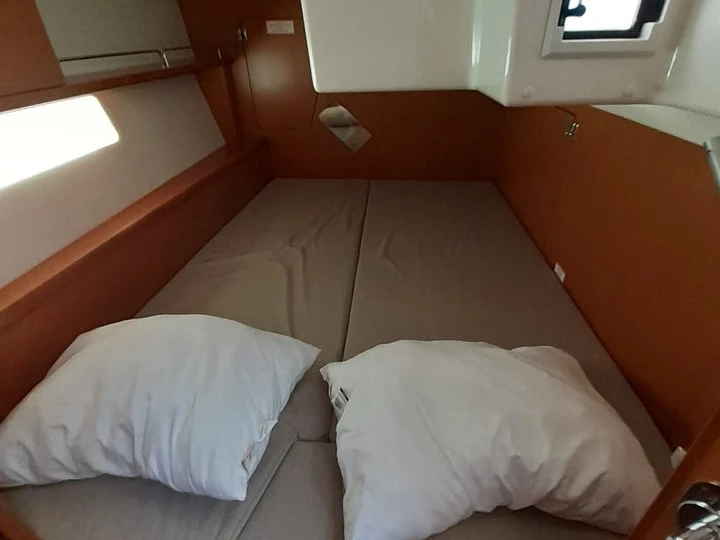 Hire a Bavaria Bavaria C45 Punta Ala