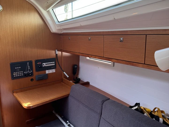 Sailboat hire in Punta Ala - Bavaria Cruiser 37