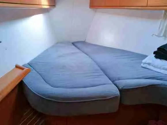 Hire a Bavaria Cruiser 40 Rodi Garganico