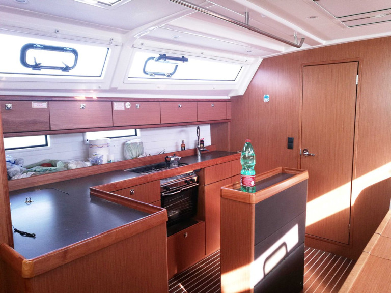 Sailboat to hire Agropoli at the best price