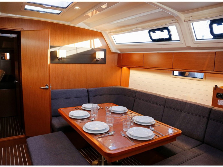 Sailboat hire in Portisco - Bavaria Cruiser 46