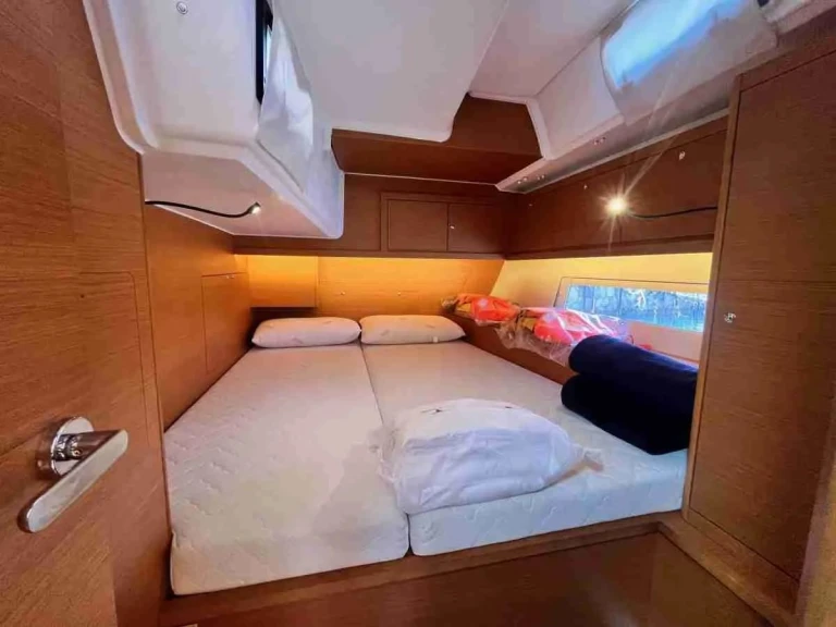 Yacht hire Agropoli cheap Dufour 470