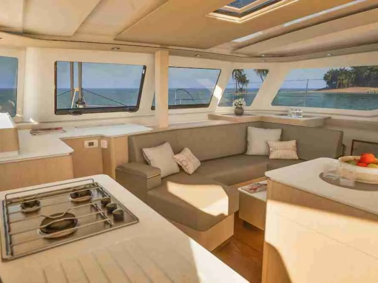 Charter a Fountaine Pajot Fountaine Pajot FP 41 Quatuor 4 in Rodi Garganico on Samboat