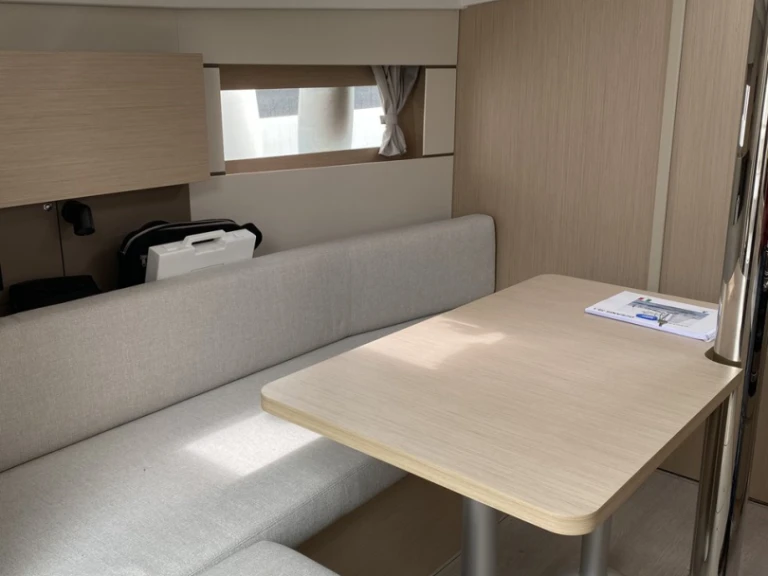 Hire Sailboat with or without skipper Bénéteau Punta Ala