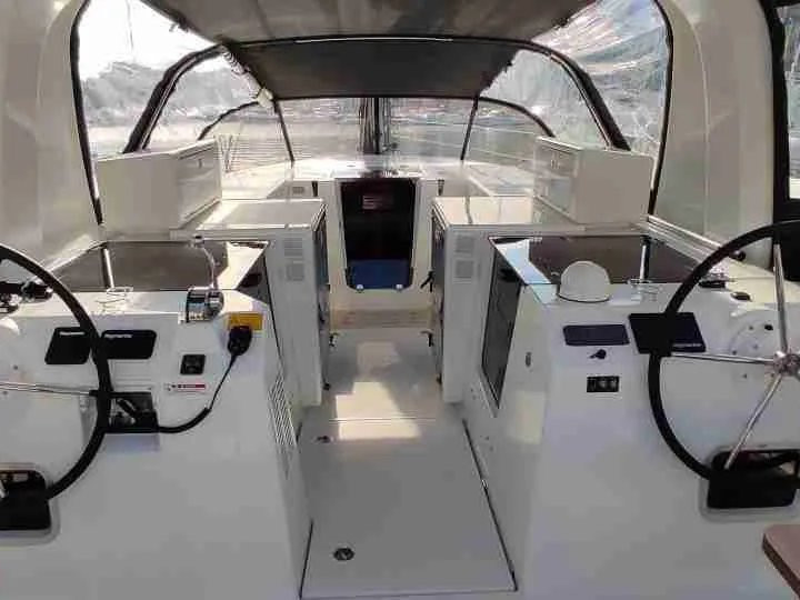 Charter a Jeanneau Sun Loft 47 in Agropoli on Samboat