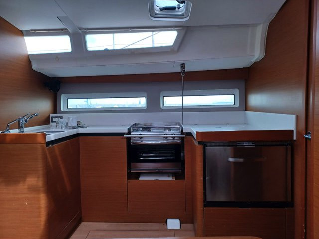 Yacht charter Portisco - Jeanneau Sun Odyssey 490 on SamBoat