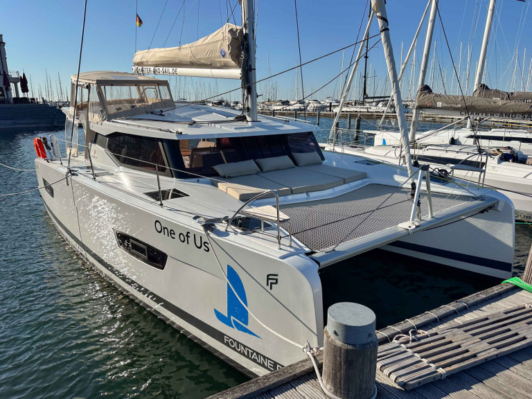 Charter a Fountaine Pajot Isla 40 in Rostock on Samboat