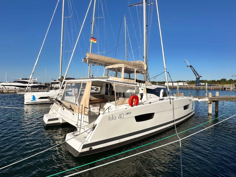 Hire Catamaran with or without skipper Fountaine Pajot Rostock