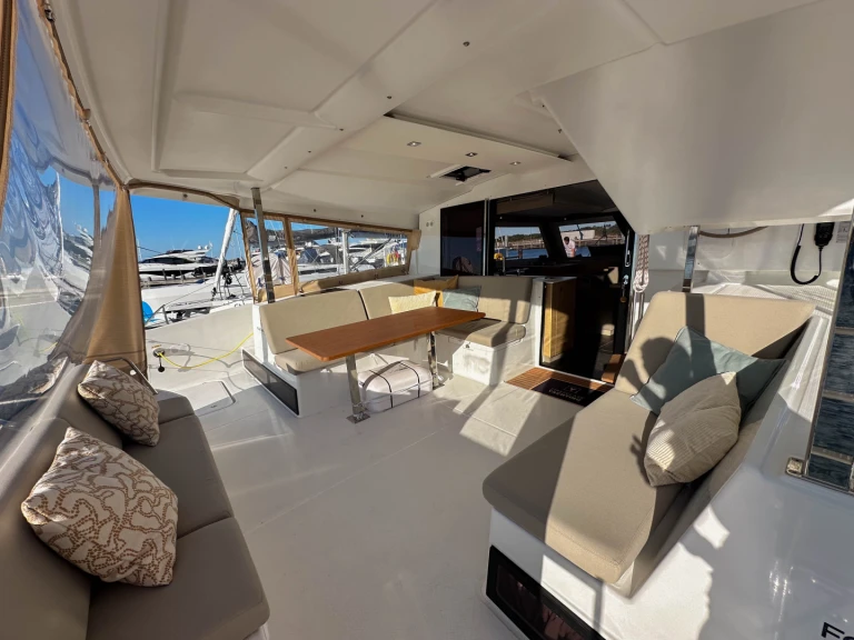 Hire Catamaran Fountaine Pajot with a boat licence
