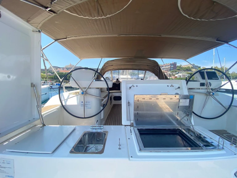 Yacht charter Milazzo - Dufour Dufour 520 Grand Large on SamBoat