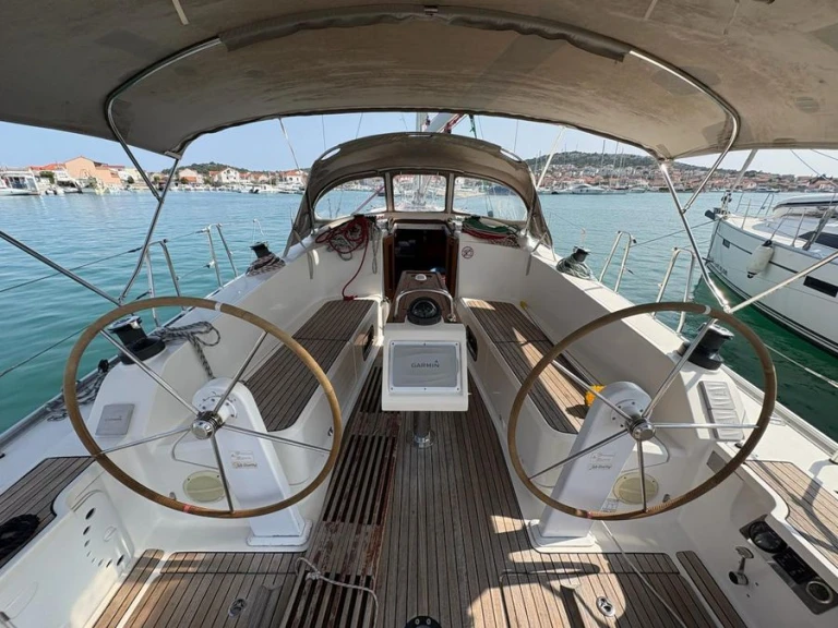 Charter a Bavaria Cruiser 41 in Palma de Mallorca on Samboat
