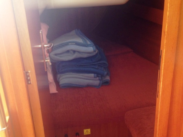 Sailboat to hire Préveza at the best price