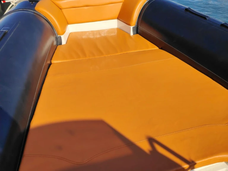 Hire RIB Tiger with a boat licence