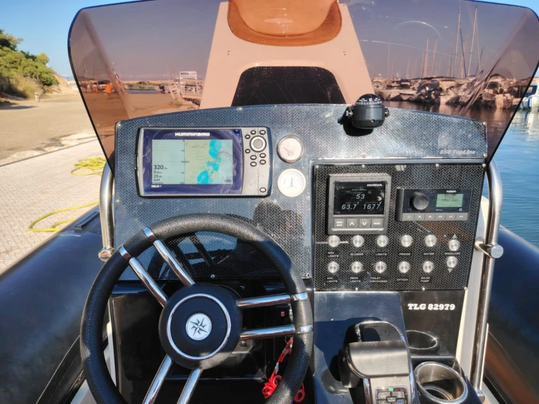 Yacht charter Bormes-les-Mimosas - Tiger 850 TL on SamBoat