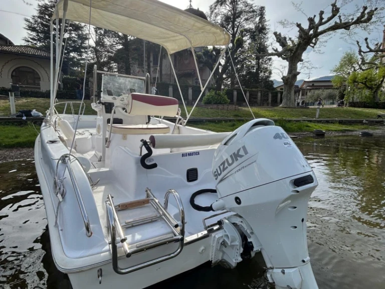 Hire a Bellingardo Sea Ghost Lavena Ponte Tresa