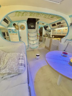 Hire Sailboat with or without skipper Jeanneau Le Barcarès