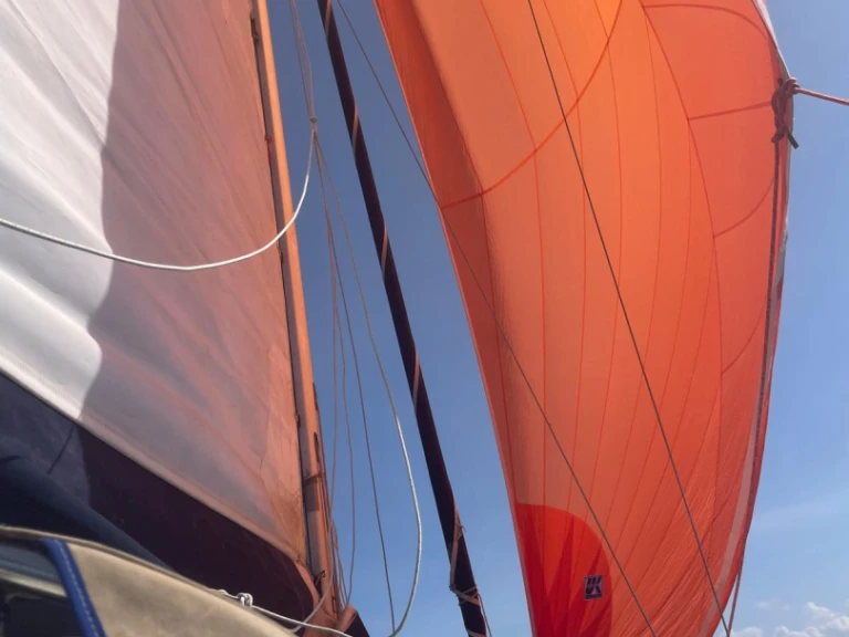 Hire Sailboat Bénéteau with a boat licence