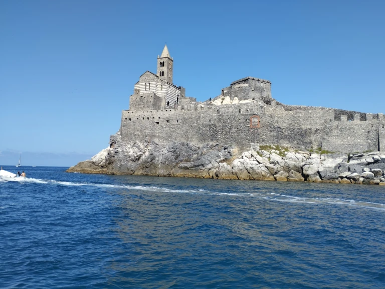 Hire a Saver 750WA Fezzano