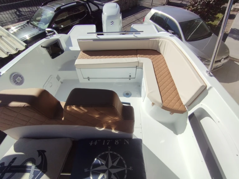 Motorboat hire in Fezzano - Saver 750WA