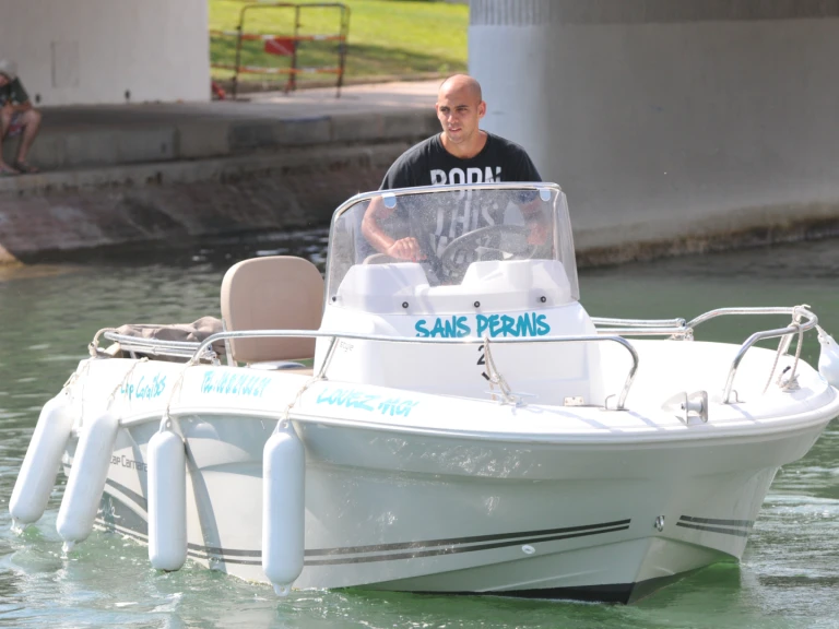 Hire Motorboat with or without skipper Jeanneau Sète