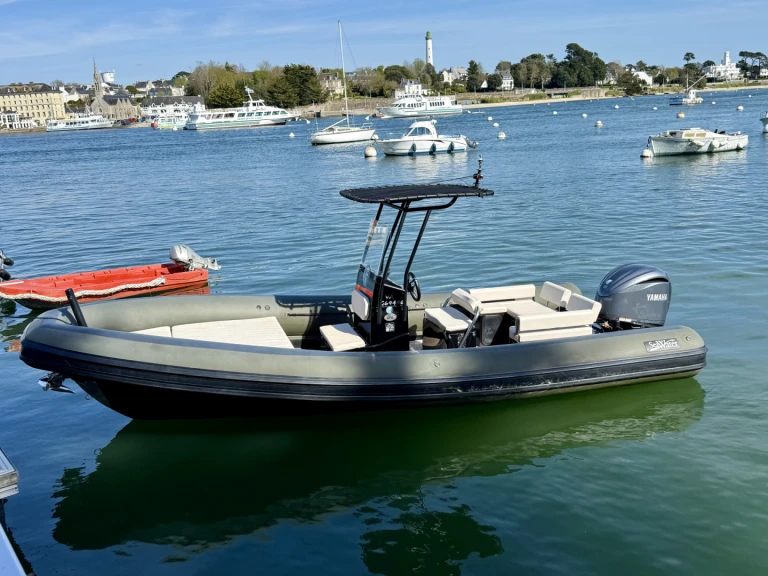Hire a Sea Water Sea Water Phantom 230 Combrit