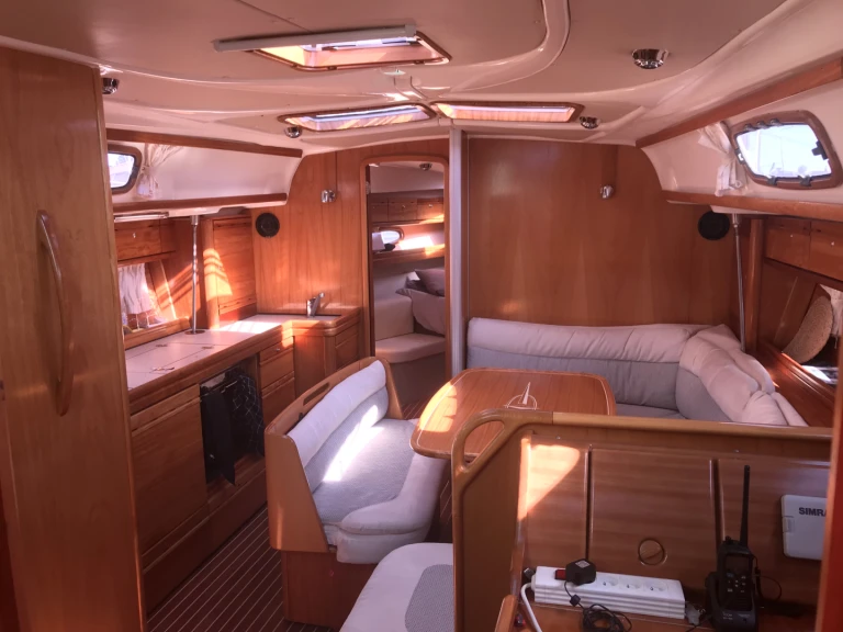 Sailboat hire in Locmiquélic - Bavaria Bavaria 39 Cruiser