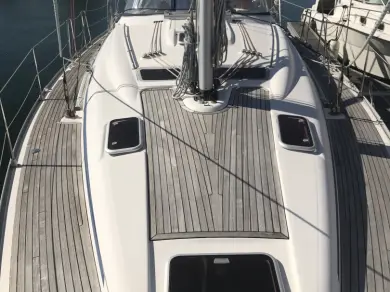 Charter a Bavaria Bavaria 39 Cruiser in Locmiquélic on Samboat
