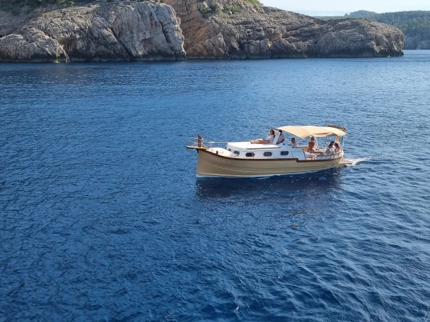 Hire Motorboat with or without skipper Capeador Ibiza Town