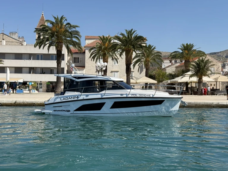Motorboat to hire Trogir at the best price
