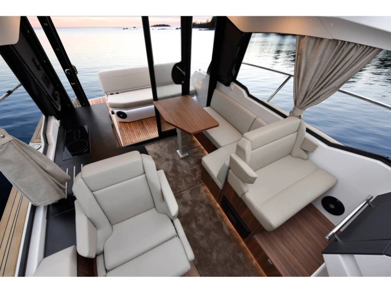 Yacht hire Trogir cheap Grandezza 30 OC
