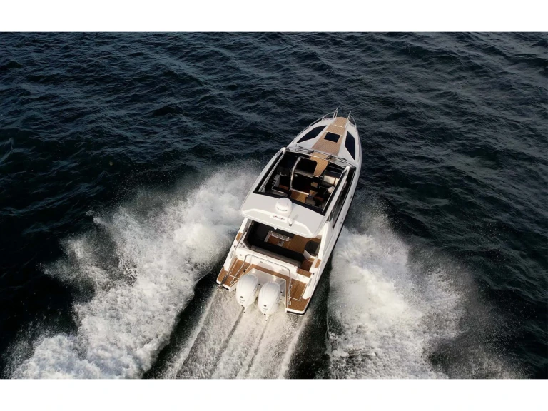 Charter a Finnmaster Finnmaster T9 ST in Trogir on Samboat