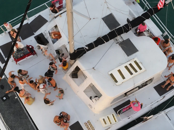 Catamaran hire in Miami Beach - KURT HUGHES 60