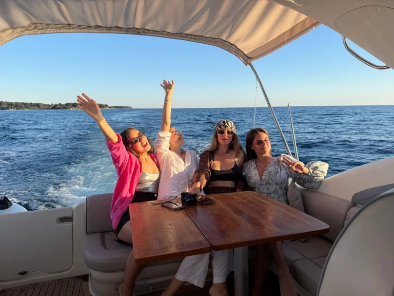 Hire a Cranchi Zaffiro 34 Cannes